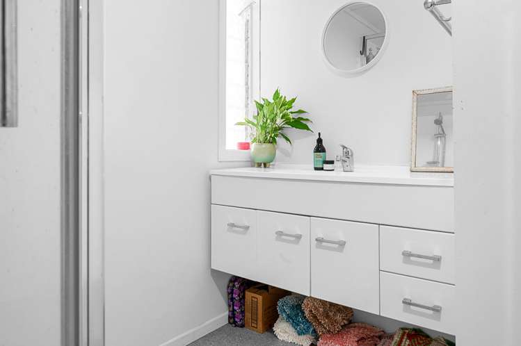 64 Galloway Street Hamilton East_17