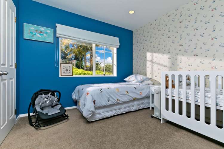 5 Kimberly Grove Greenhithe_18