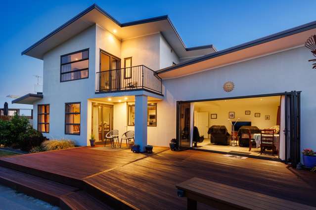 Fitzherbert - Sensational Family Home!