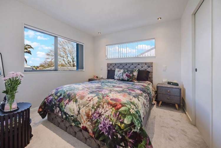 2/4 Bingara Place_4