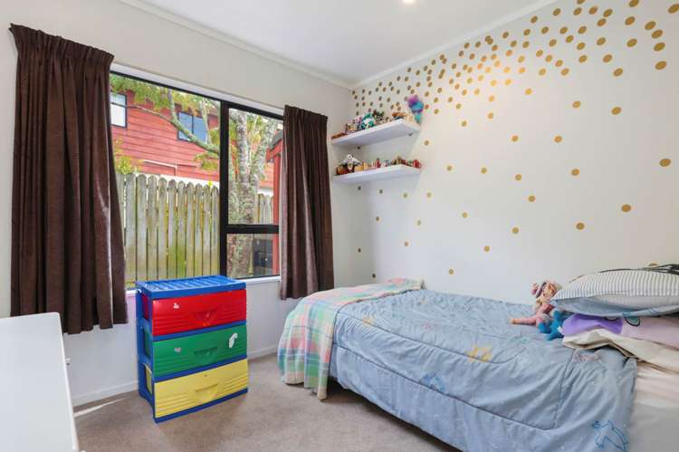 6 Thalia Place Totara Vale_12
