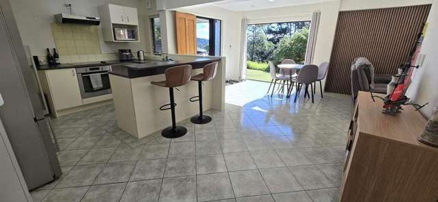 Charming 1BR Flat in Okura/Long Bay