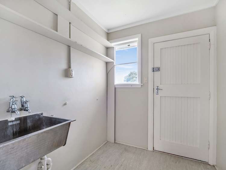 614 Featherston Street Roslyn_16