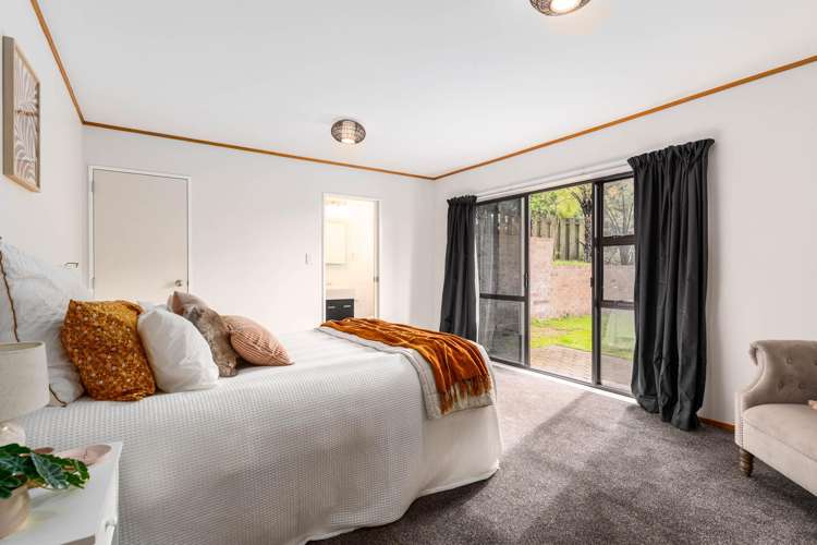 15 Duval Grove Tawa_18