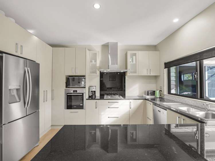 23 Lithgow Drive Otamatea_7