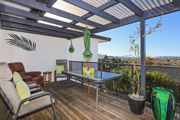 83 Churchill Drive Taradale_5