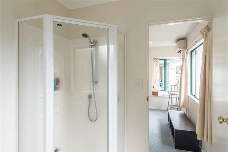 135 Woodman Drive Tawa_14