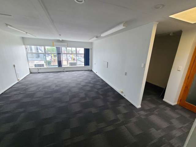 94M² FIRST FLOOR OFFICE IN MANUREWA