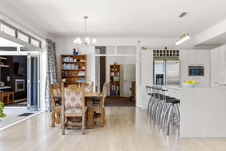 25 Magnolia Rise Waipahihi_13