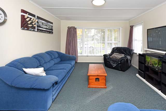 39 Clarkson Crescent Otara_3