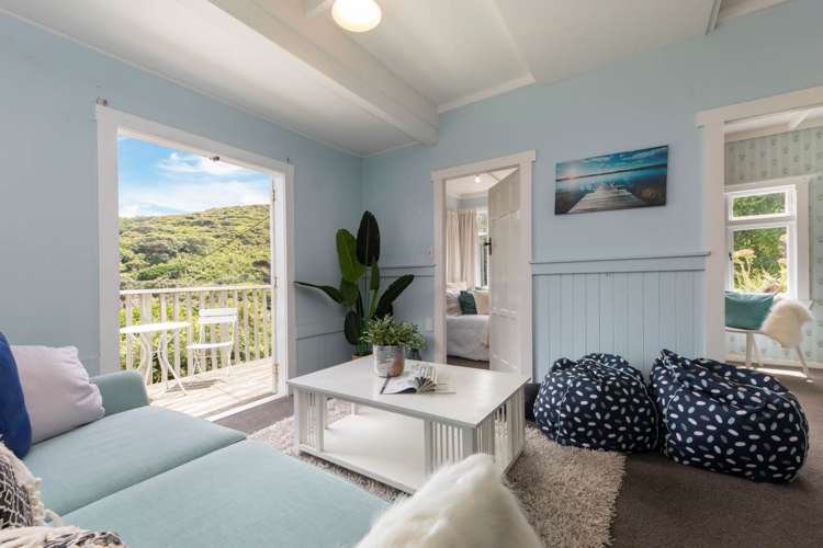 5 Glenesk Road Piha_19