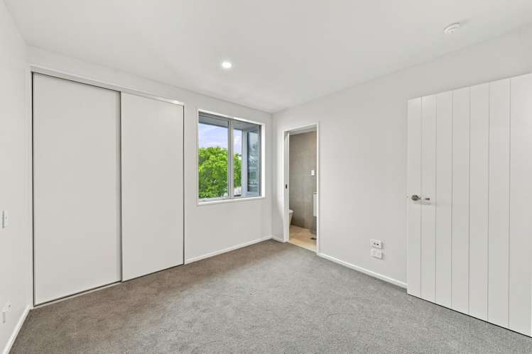 2/139 St Albans Street_5