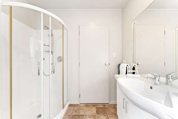 16 Palmgreen Court Stanmore Bay_10