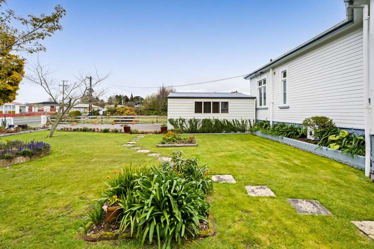 20 Pembroke Road West Stratford_23