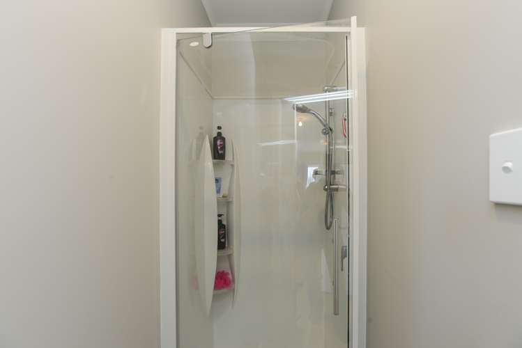 4 Elizabeth Place Clive_9