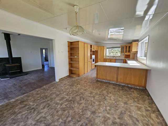 77 Stratford Road Moana / Lake Brunner_2
