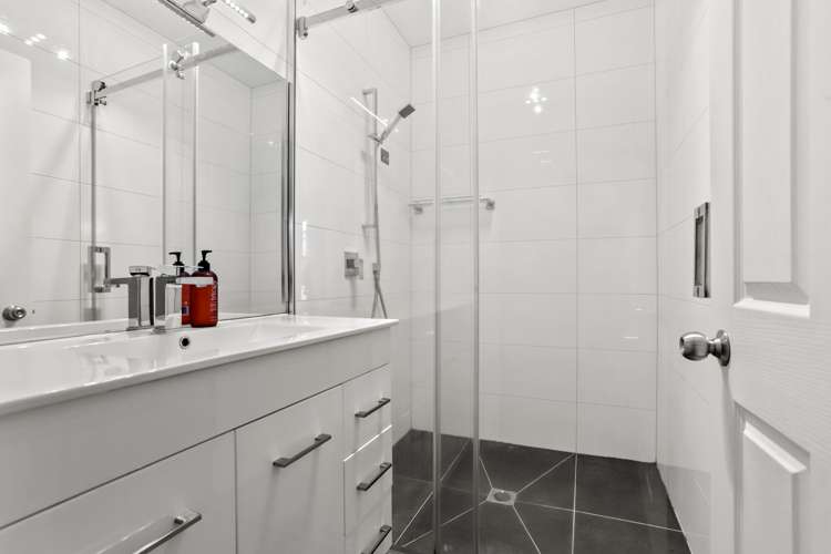 294 West Coast Road Glen Eden_11