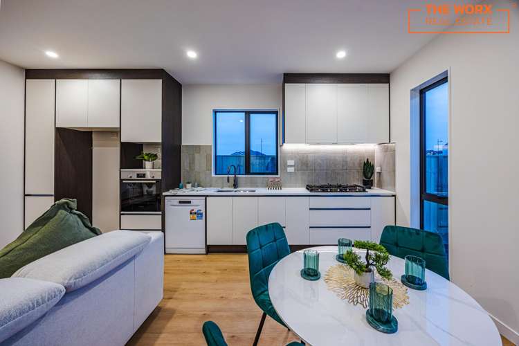 6 and 8 Ihi Place Karaka_3