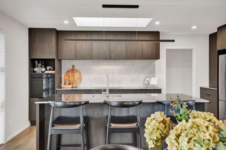 227a Tukapa Street Westown_4