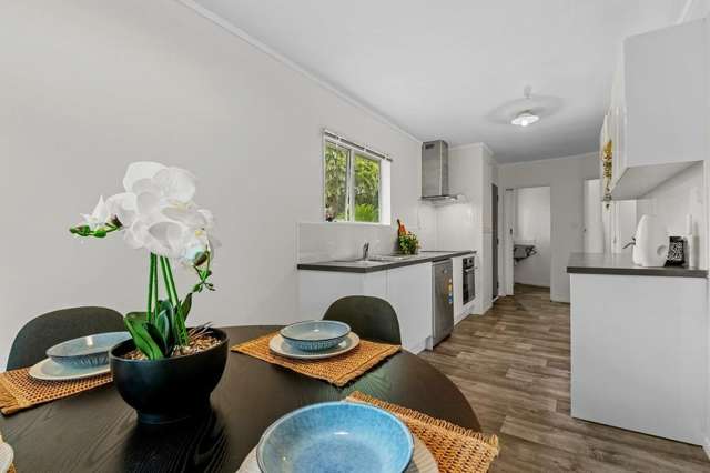 Private Living On Homedale