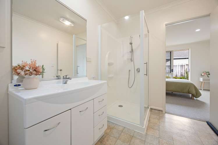 6 Saint Johns Avenue Hamilton East_9