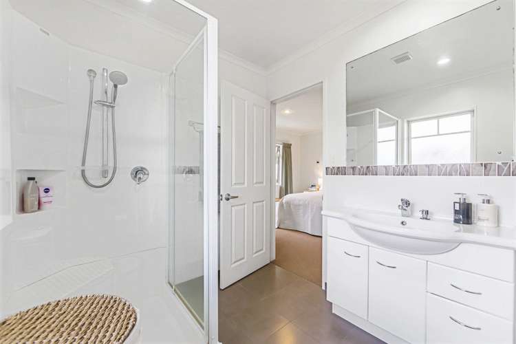 57 Chesterfield Way Orewa_14