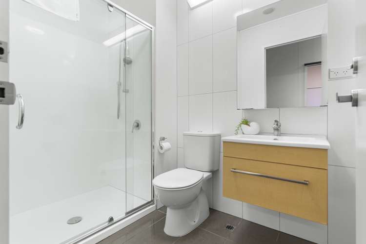 608/17 Putney Way Manukau_8