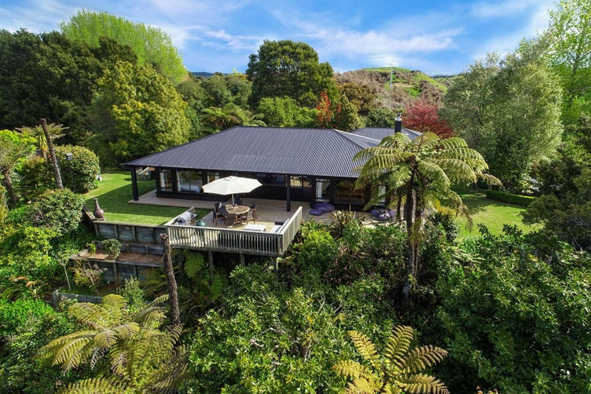 Rotorua bach sells for record $3.33m