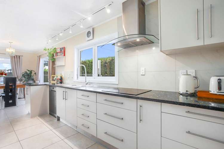 67 Eugenia Rise Totara Heights_7