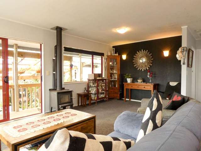 5 Te Whena Street Otaki Beach_2