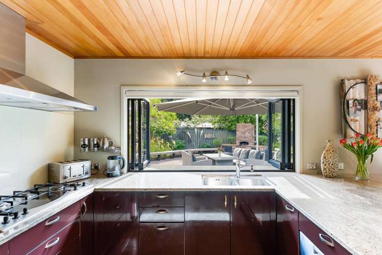 8 Kallaroo Place Botany Downs_3