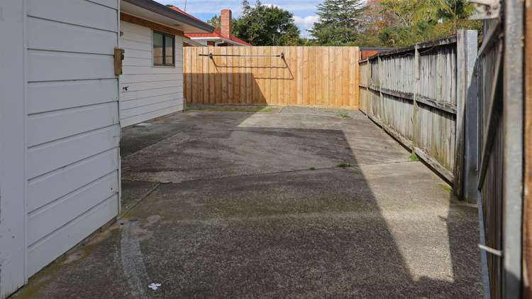 186 Henderson Valley Road Henderson_18