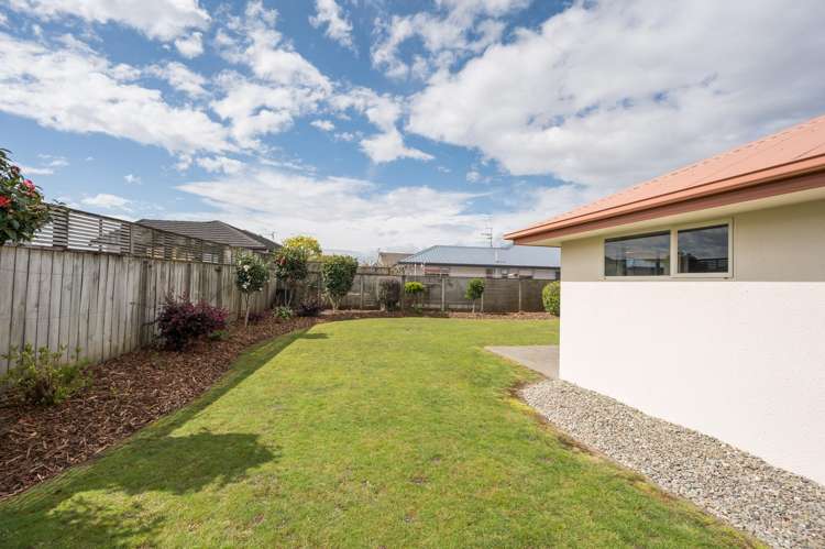 17 Covent Drive Stoke_17