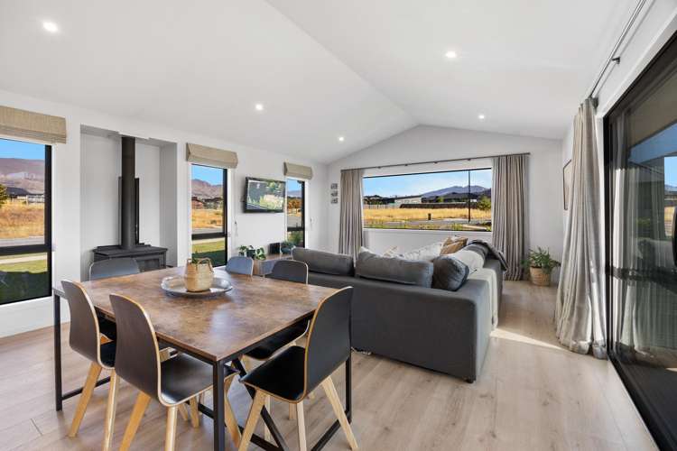 6 Rua Street Albert Town_3