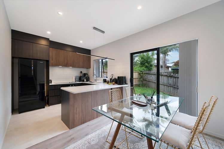 8/105 Hobsonville Road West Harbour_4