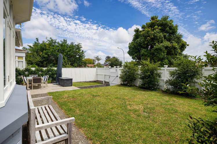 28 Harbutt Avenue Mount Albert_23