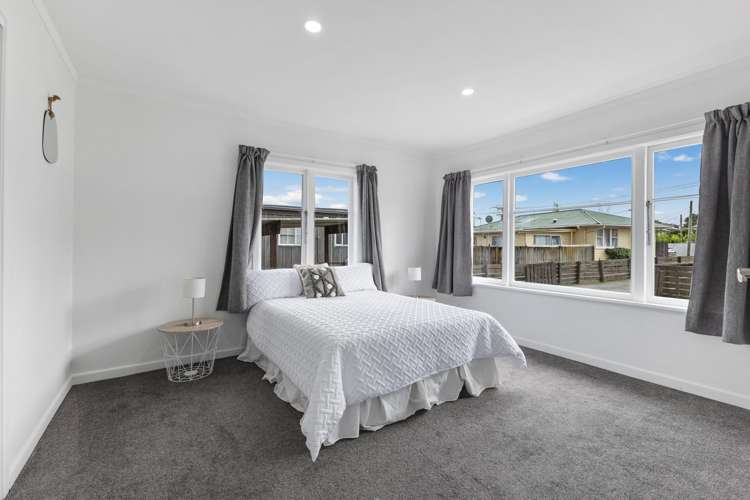 2/8 Fisher Crescent Otara_8