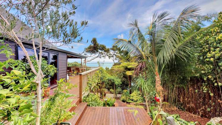 7 Poaka Place Beach Haven_28