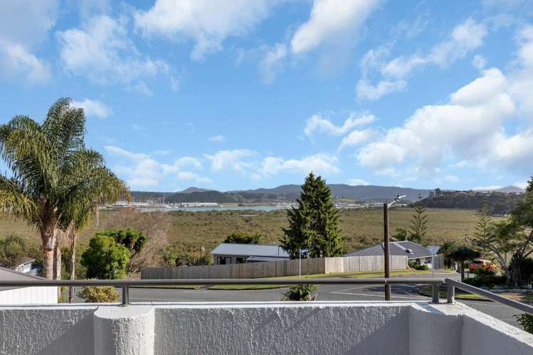 25 Raumati Crescent Onerahi_4