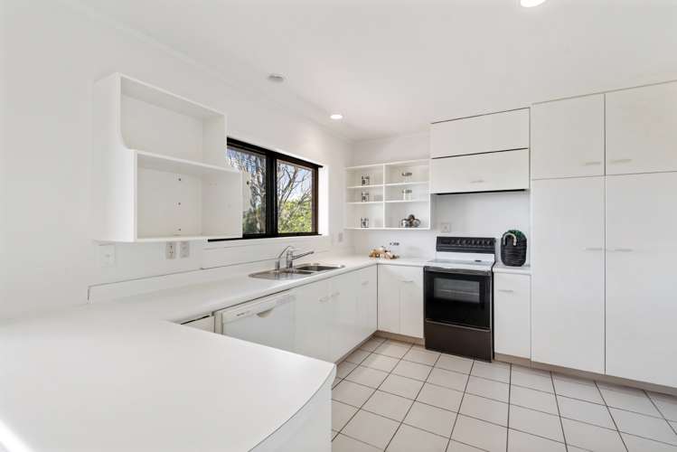 13 Tarahanga Street Northcote_11