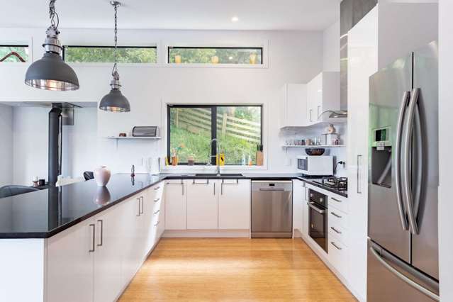 Stylish Private Retreat in Point Howard!