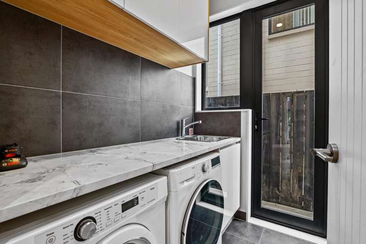 64 Glidepath Road Hobsonville_20