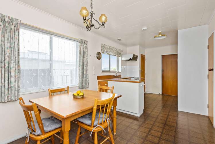 2/24 Oxford Street Taradale_8