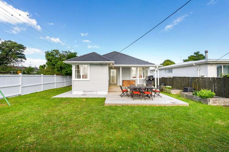 56 Golf Road New Lynn_19