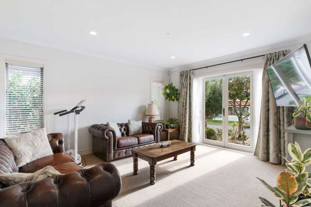 17 Bridgefield Crescent Flat Bush_1