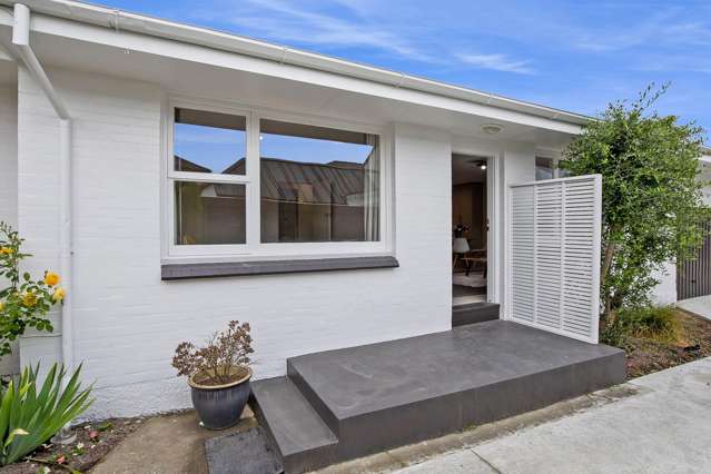 2/111 Aikmans Road Merivale_2