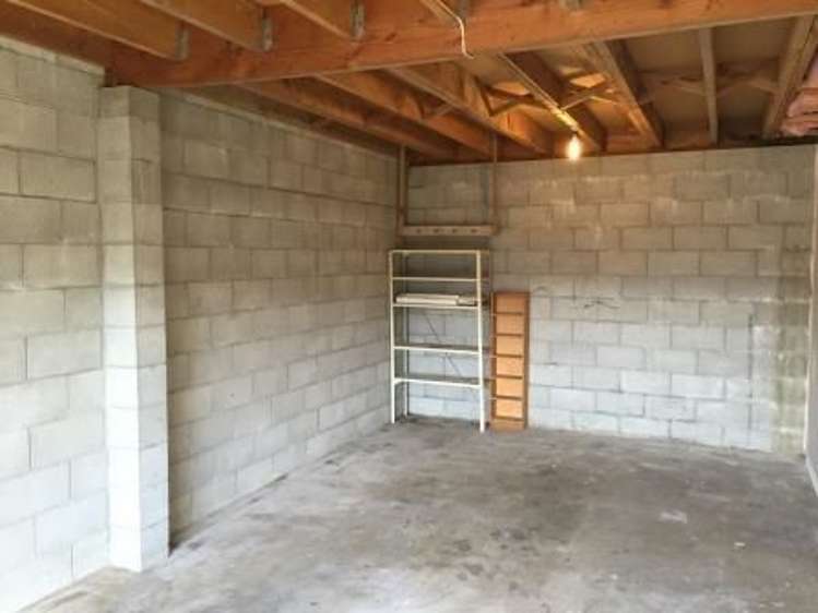 16b Arawata Terrace Fernhill/Sunshine Bay_13