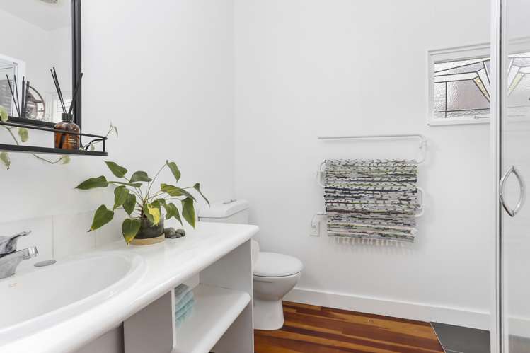 21 Lyons Avenue Murrays Bay_12