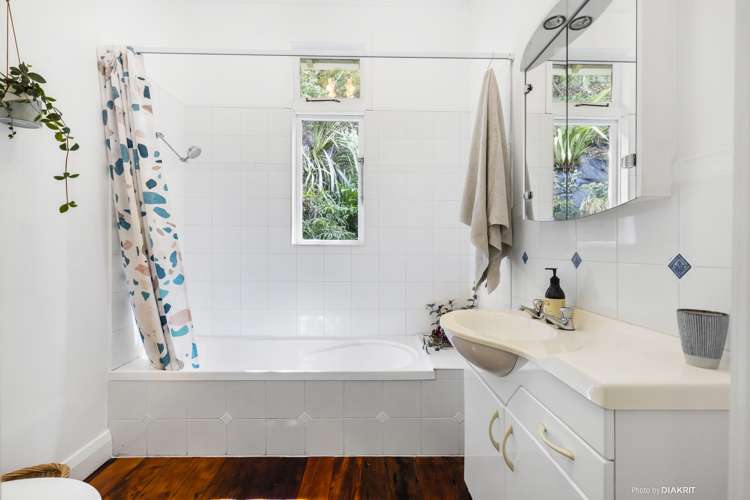 54c Severn Street Island Bay_7