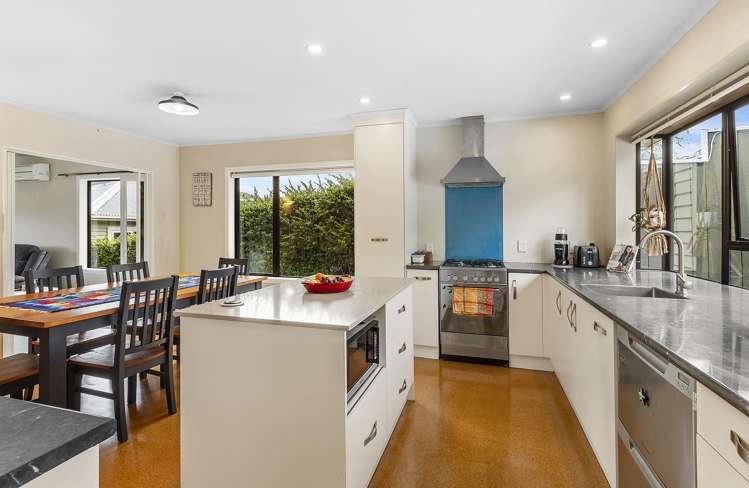 24 Ranui Terrace Tawa_8